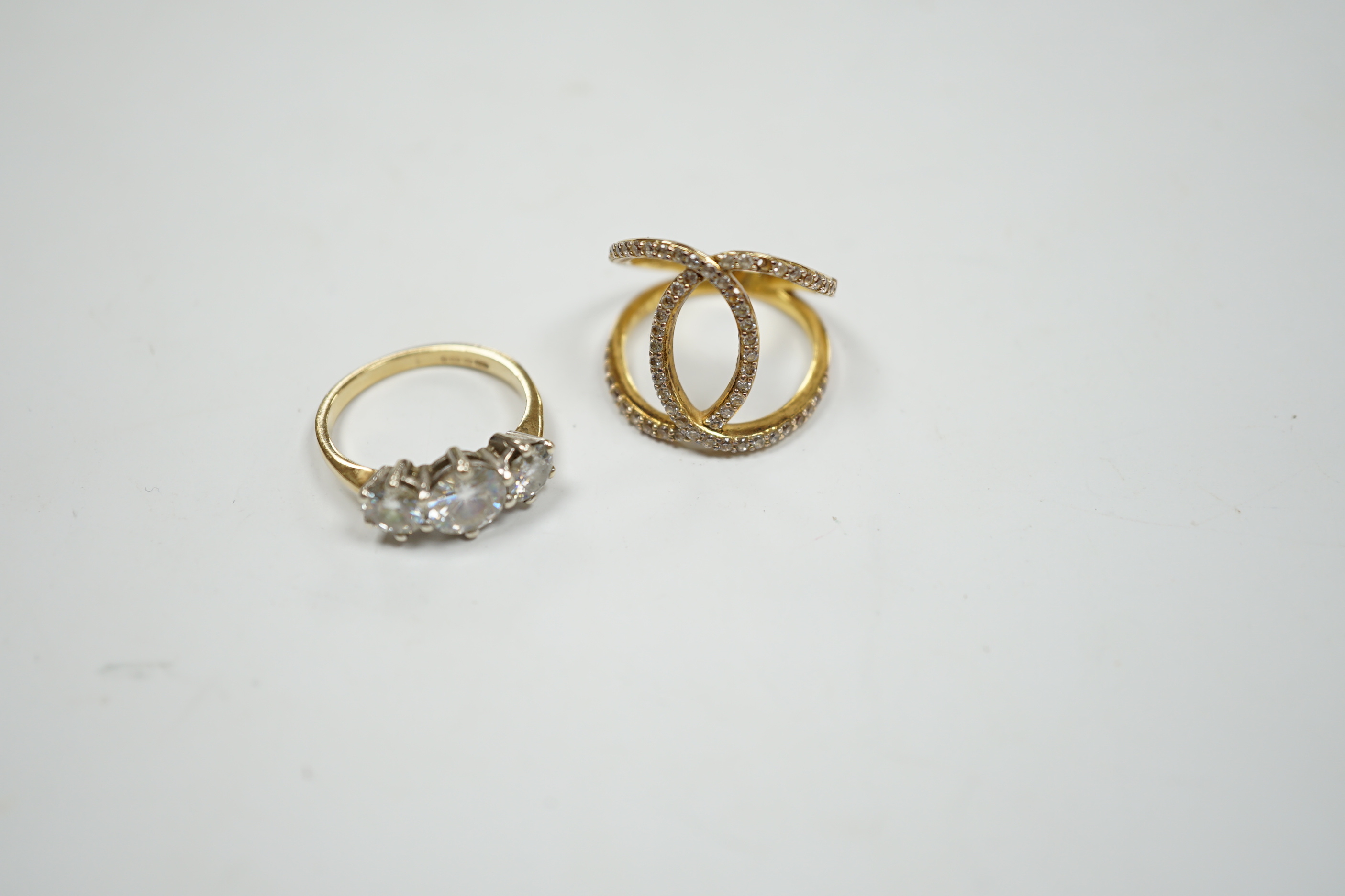 A 9ct gold and three stone simulated diamond ring and a gilt 925 ring. - Image 3 of 7