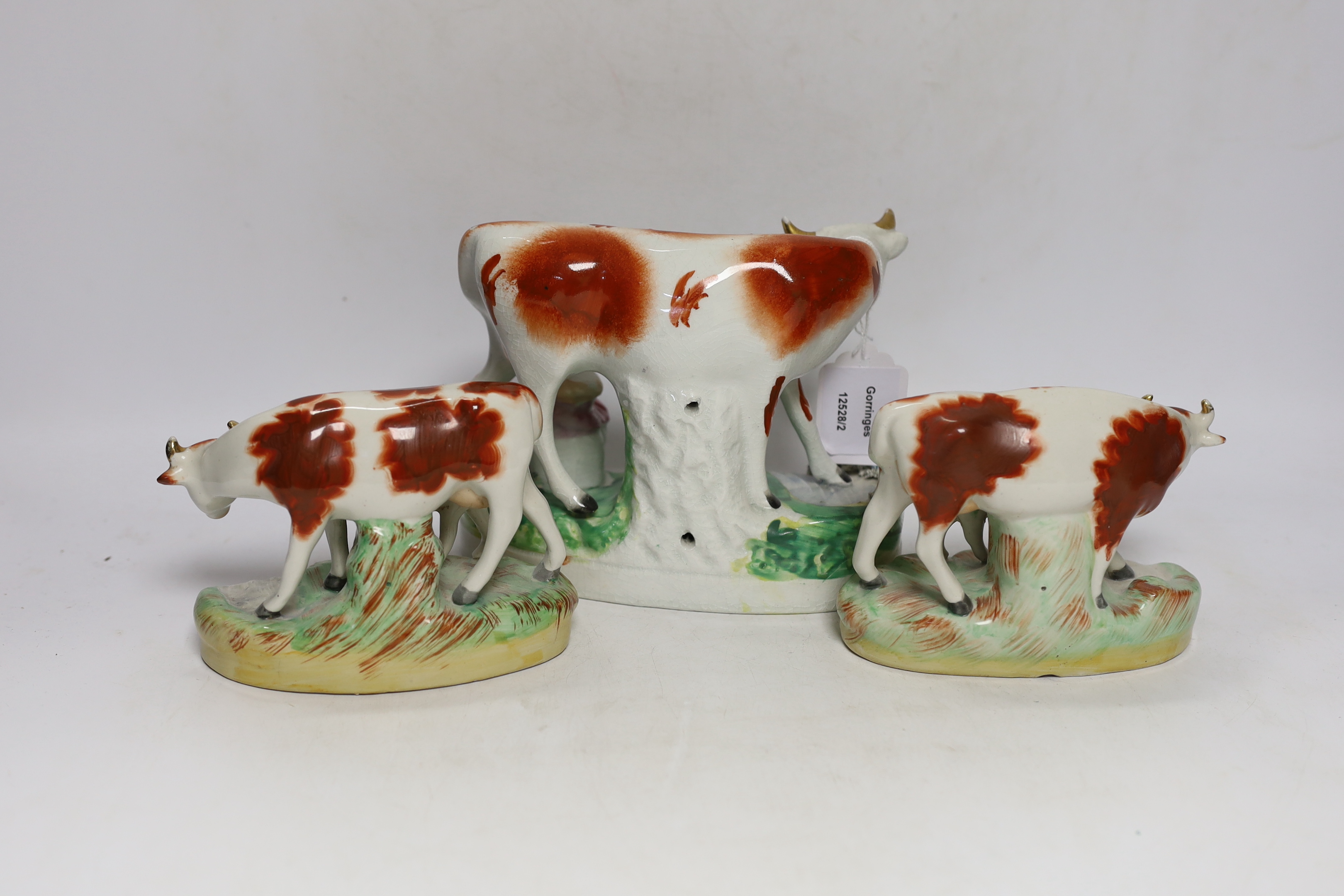 Three Victorian Staffordshire cow groups, tallest 15cm high - Bild 2 aus 3