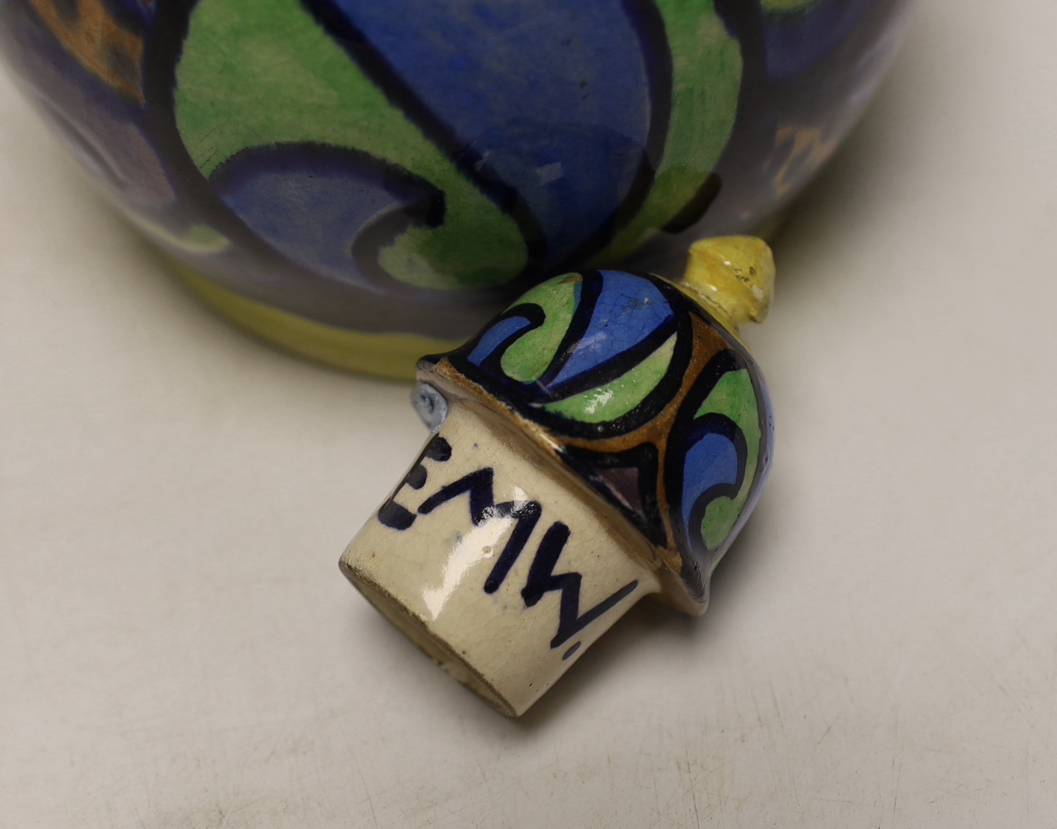 Elizabeth Mary Watt (1886-1954), a pottery bottle vase and cover, initialled EMW and dated 1920, - Bild 3 aus 4