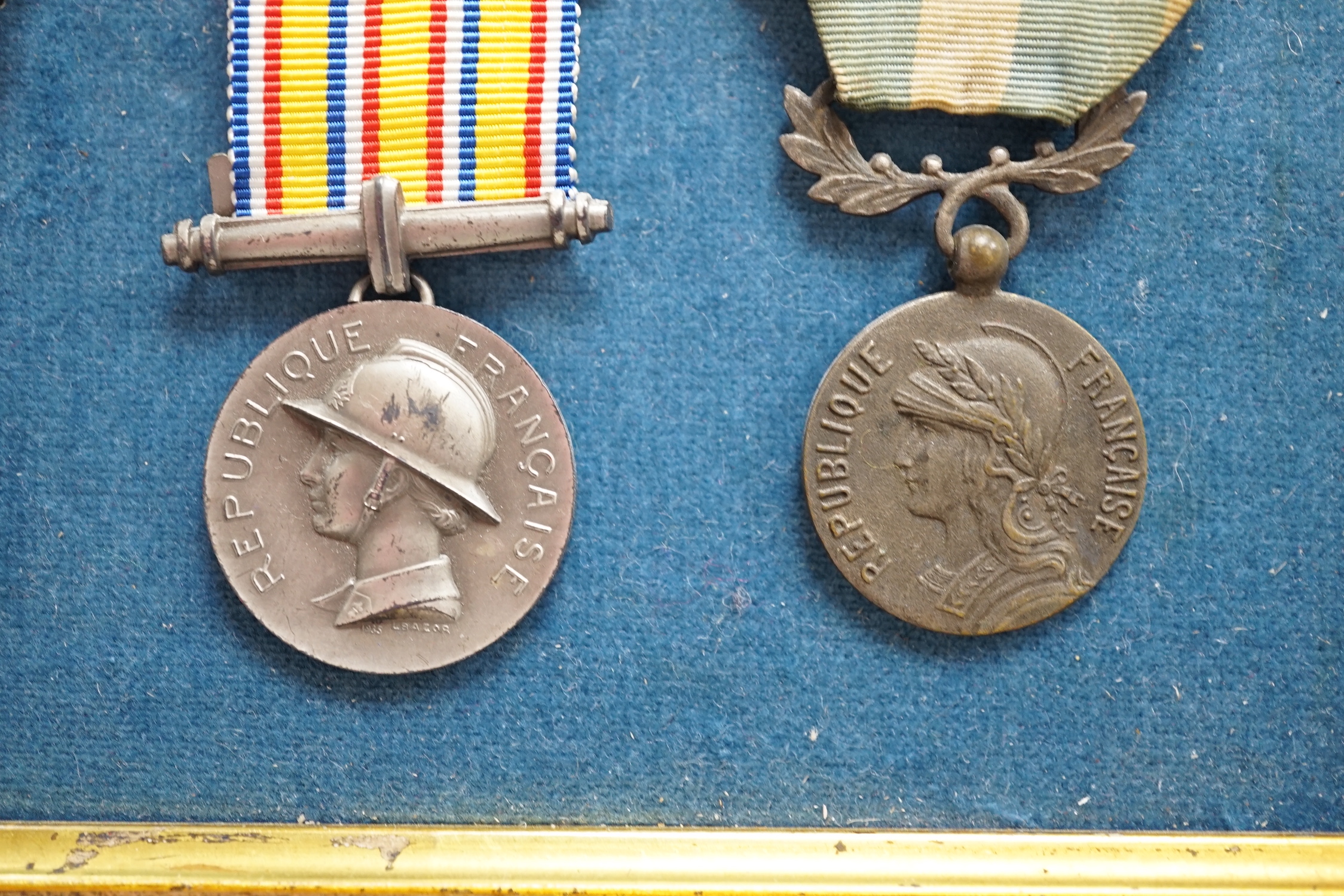 Eighteen French medals, including The War Cross, TOE French Legion Cross, Medal of Honour, Croix - Image 6 of 15