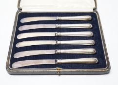 A cased set of six George V silver handled tea knives, Sheffield, 1917.