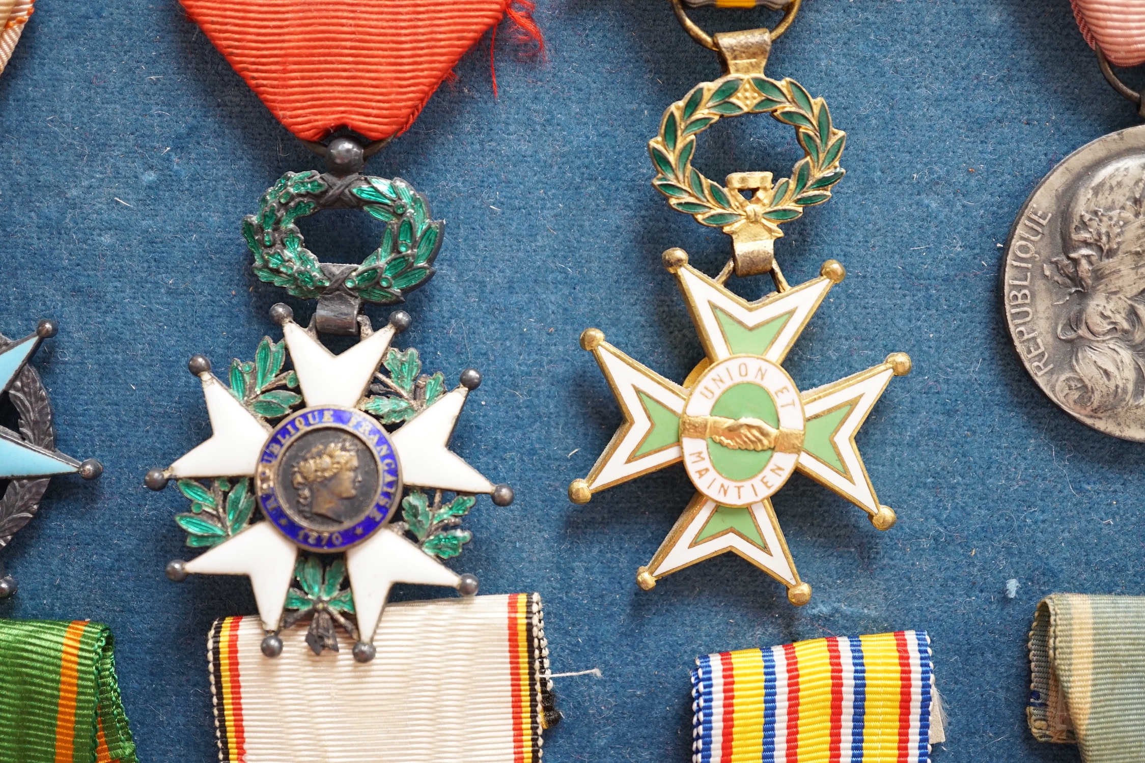 Eighteen French medals, including The War Cross, TOE French Legion Cross, Medal of Honour, Croix - Image 4 of 15