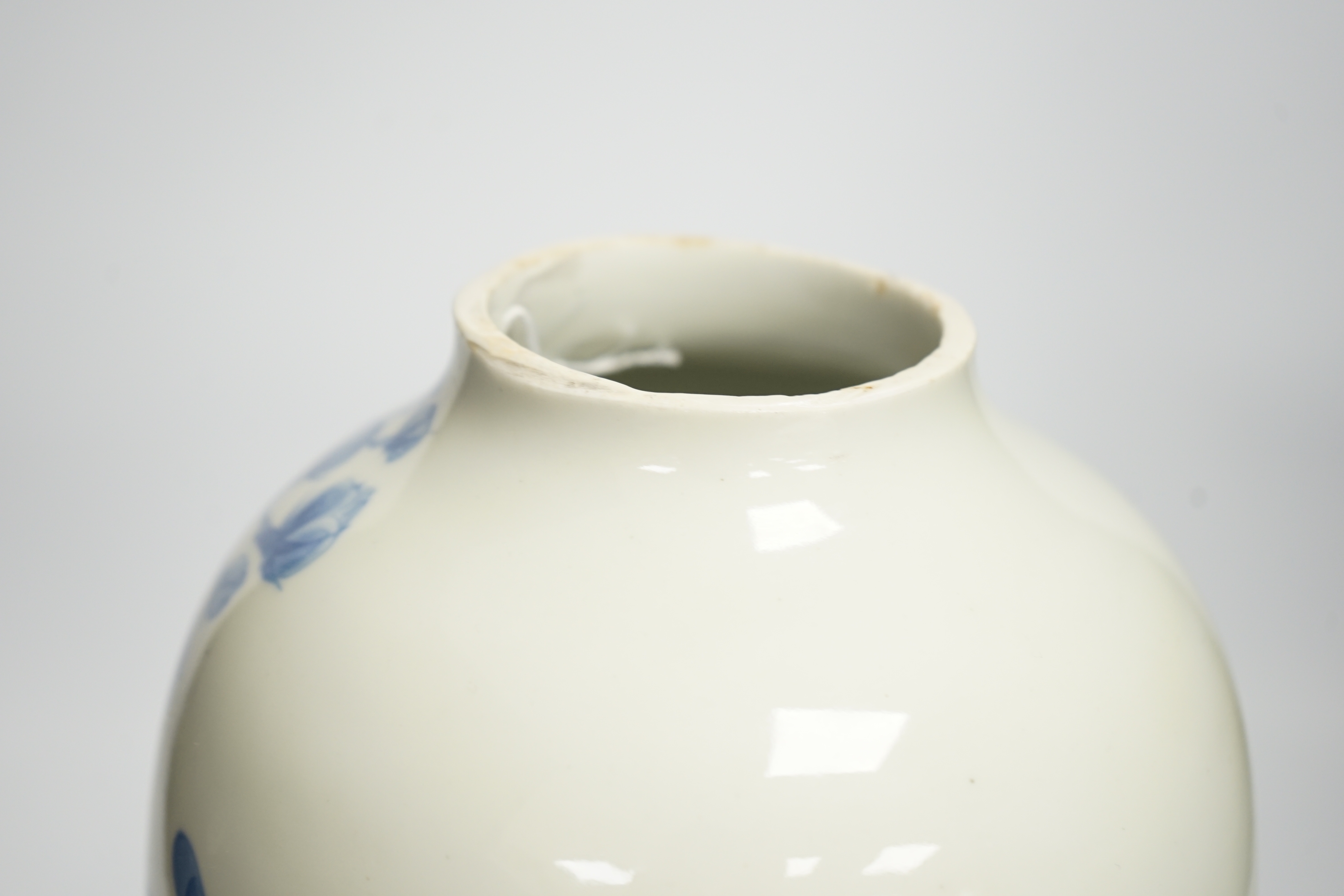 A Japanese Seto blue and white vase, 29cm high - Image 5 of 6