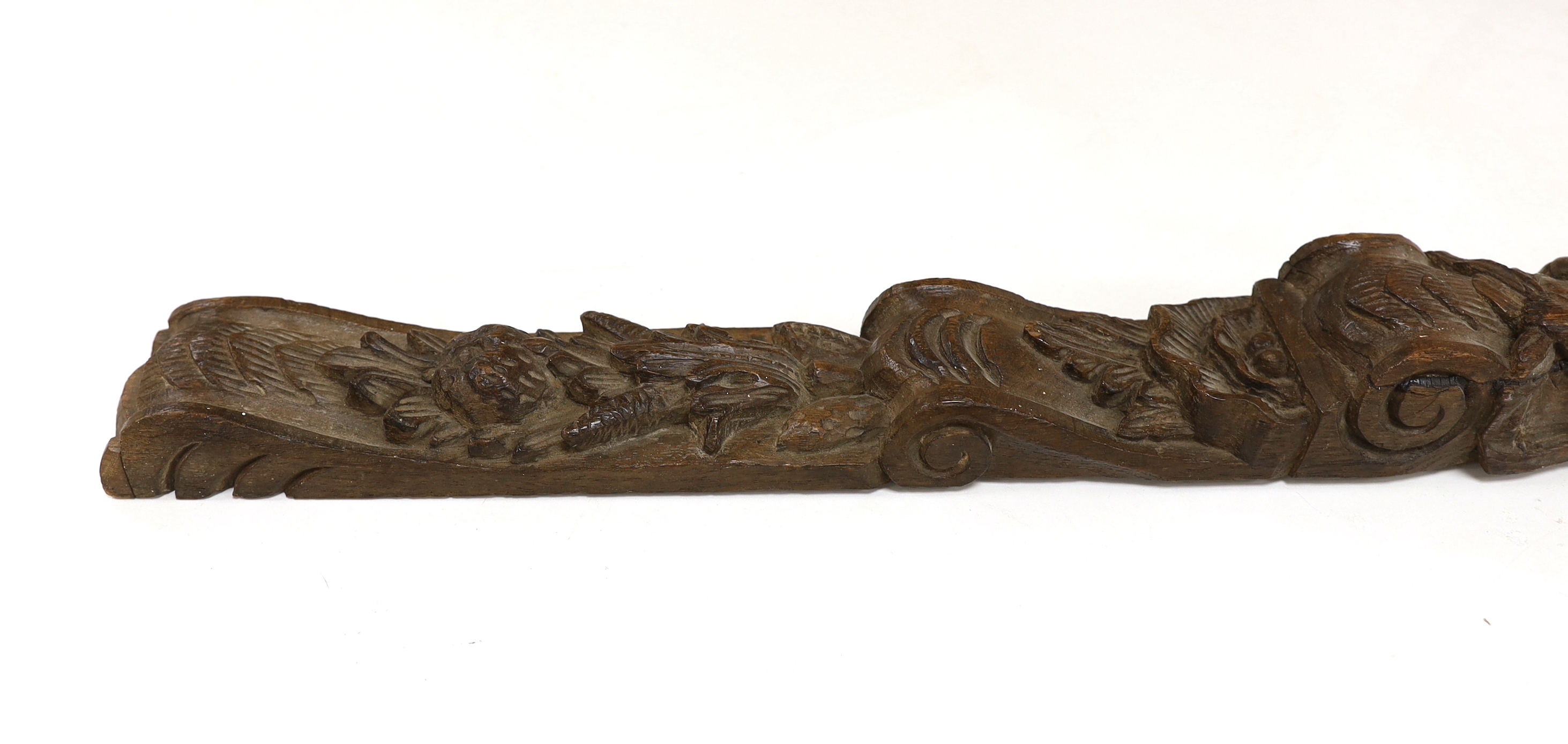 An 18th century carved oak appliqué, 70cm - Image 4 of 5