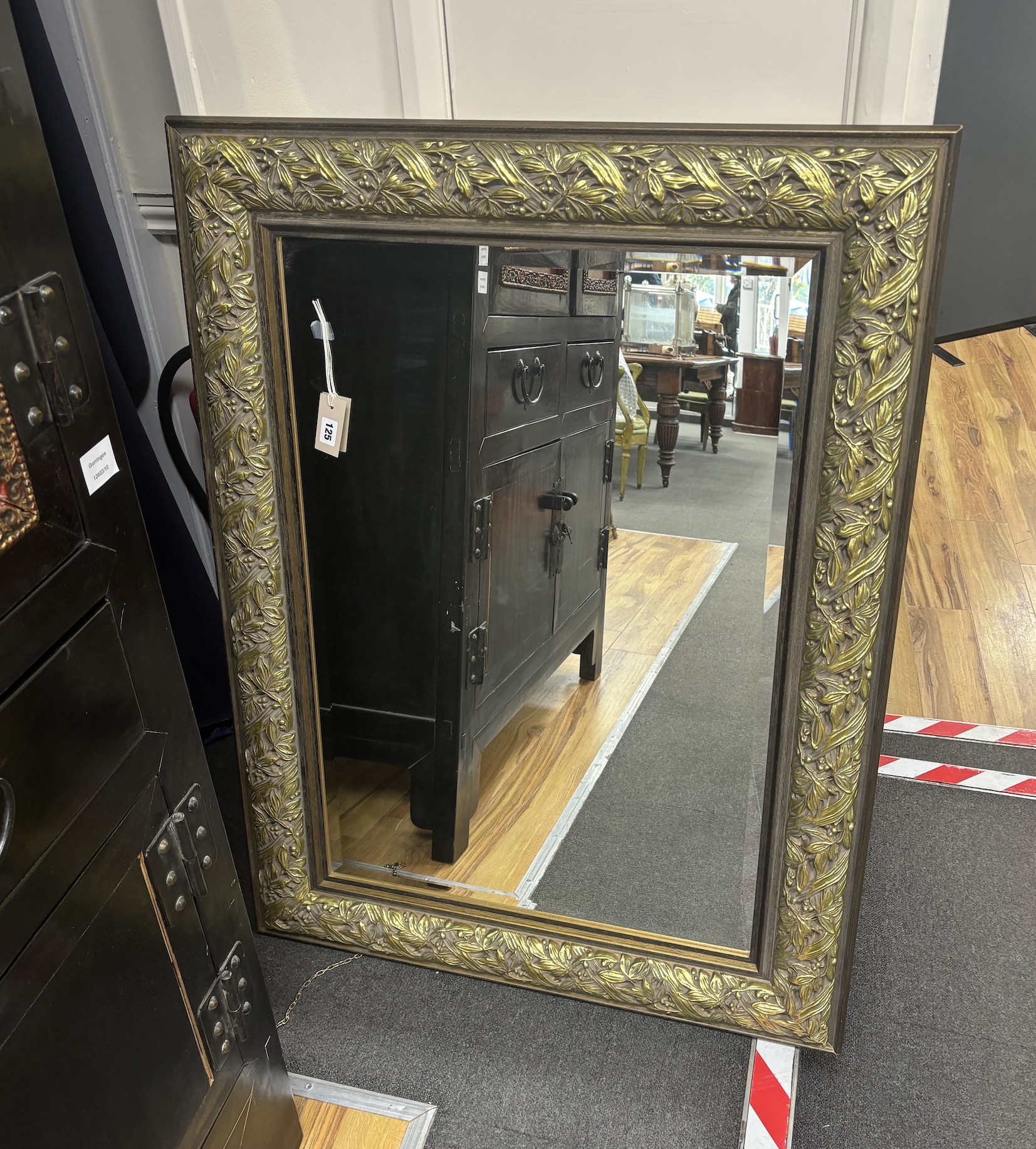 A Georgian style wall mirror, width 84cm, height 113cm