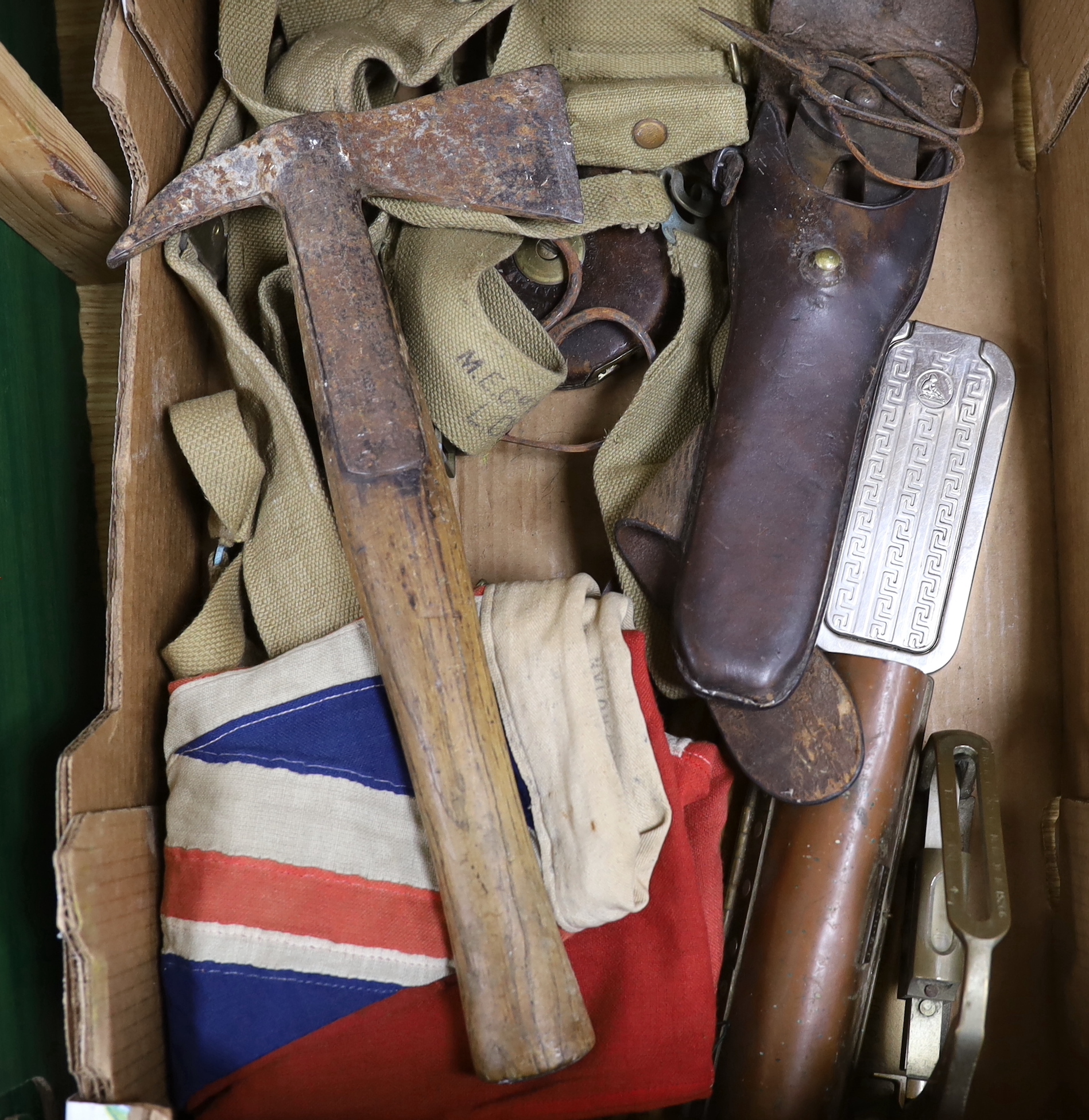 A collection of militaria including a union flag, gunners sight, camouflage webbing, a water bottle, - Image 2 of 5