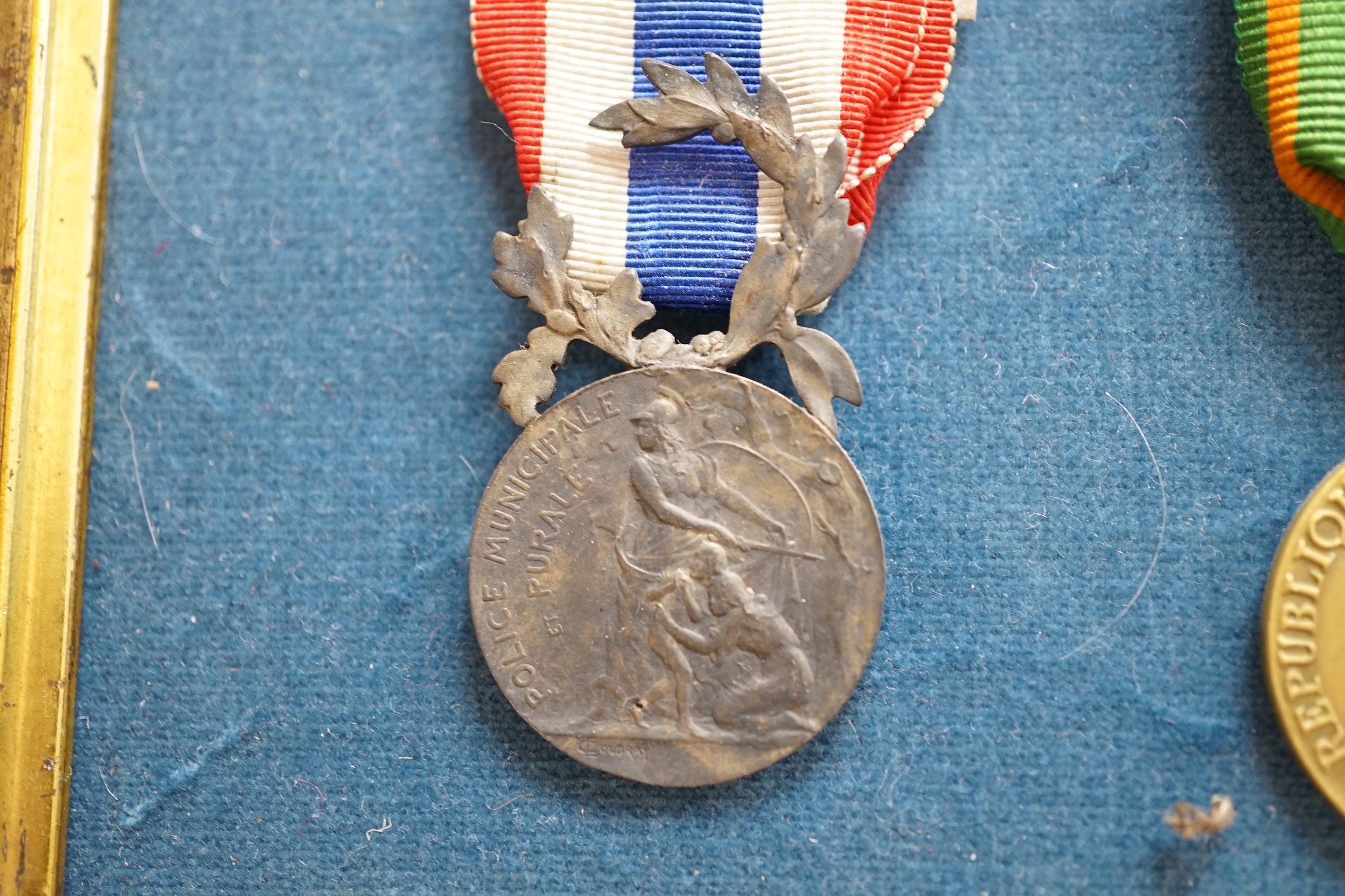 Eighteen French medals, including The War Cross, TOE French Legion Cross, Medal of Honour, Croix - Image 9 of 15