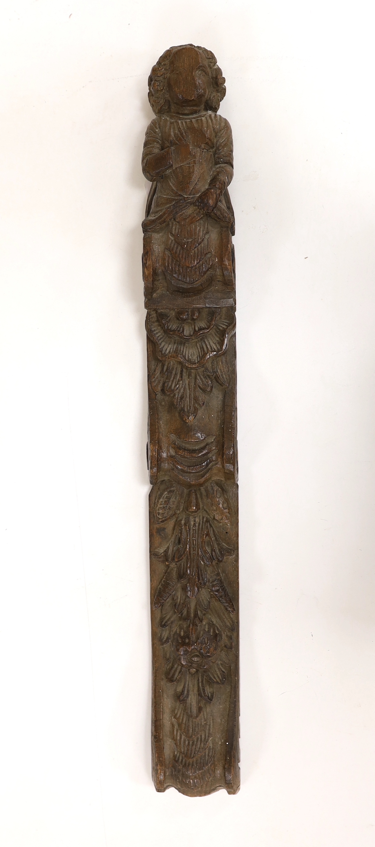 An 18th century carved oak appliqué, 70cm - Image 2 of 5