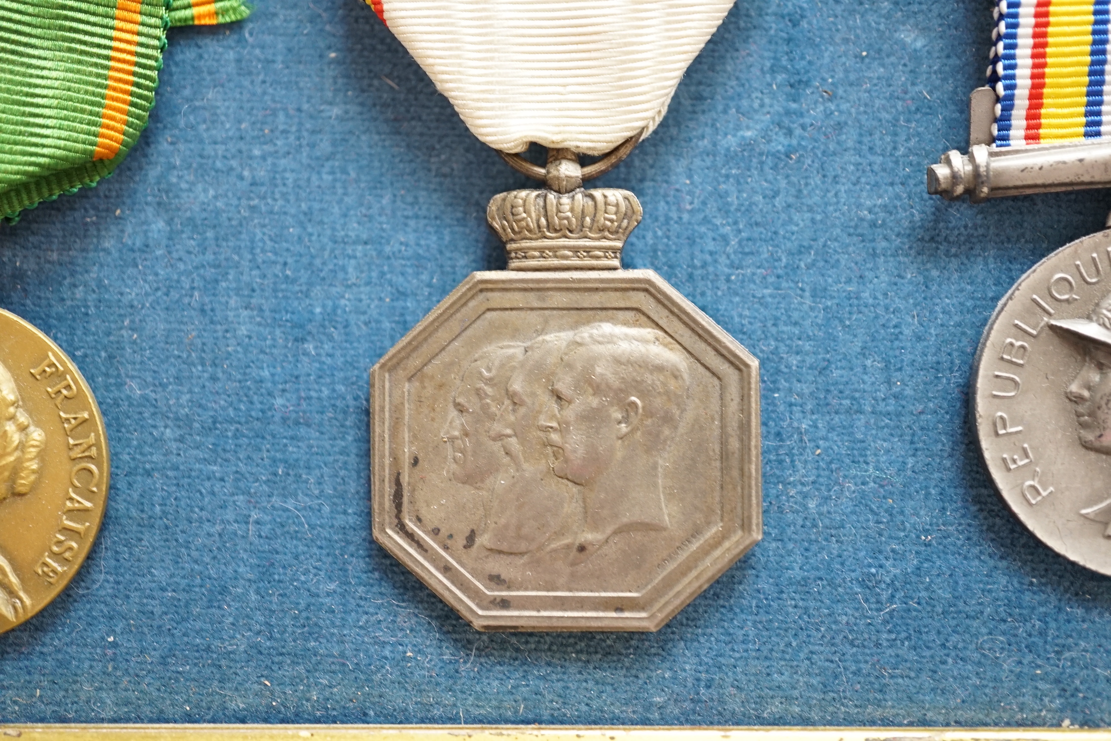 Eighteen French medals, including The War Cross, TOE French Legion Cross, Medal of Honour, Croix - Image 7 of 15