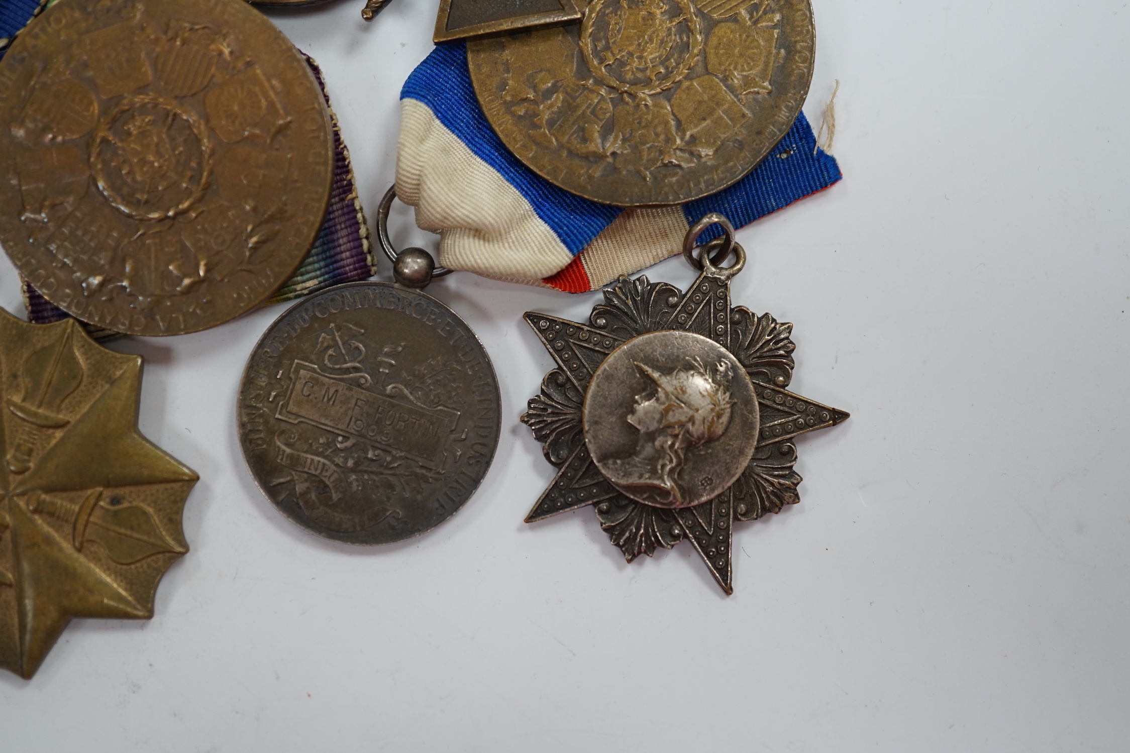 Eighteen French and Belgium medals, etc. including; Medal of Honour, War Cross, Medal of Honour - Image 13 of 17