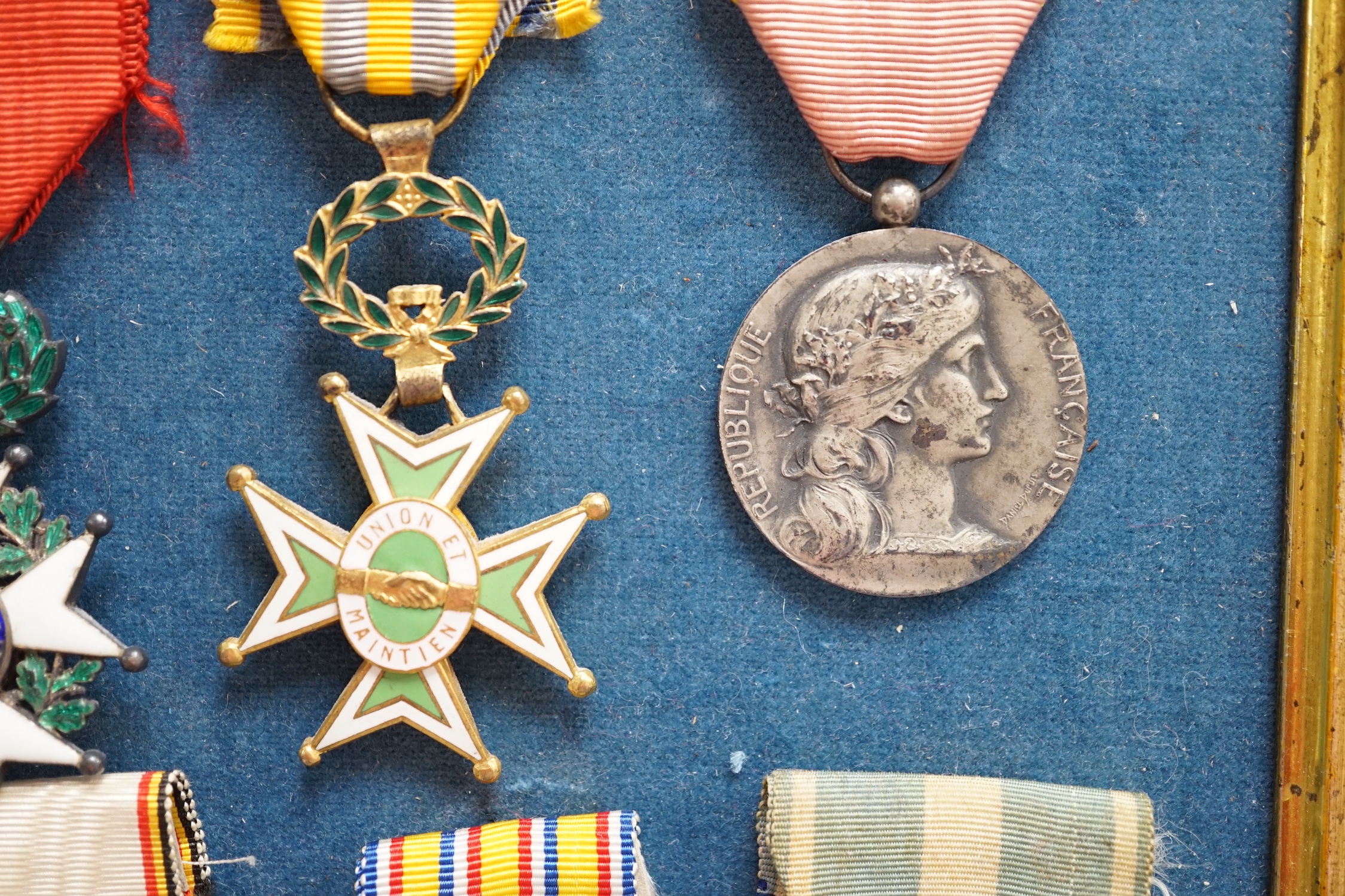 Eighteen French medals, including The War Cross, TOE French Legion Cross, Medal of Honour, Croix - Image 5 of 15