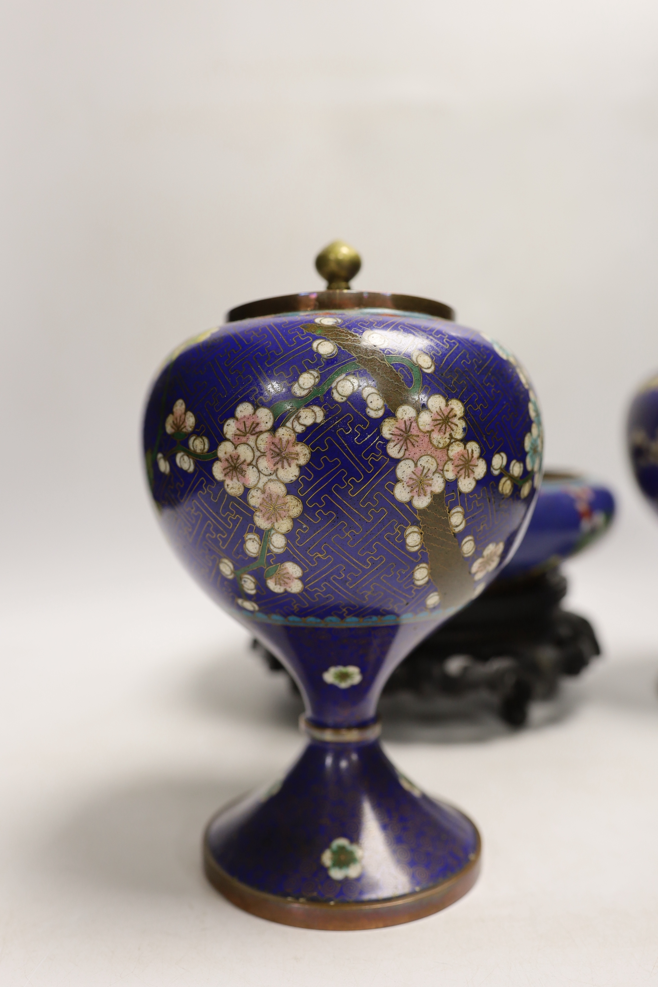 A pair of early 20th century Chinese cloisonné enamel jars and covers, together with a similar - Image 3 of 6