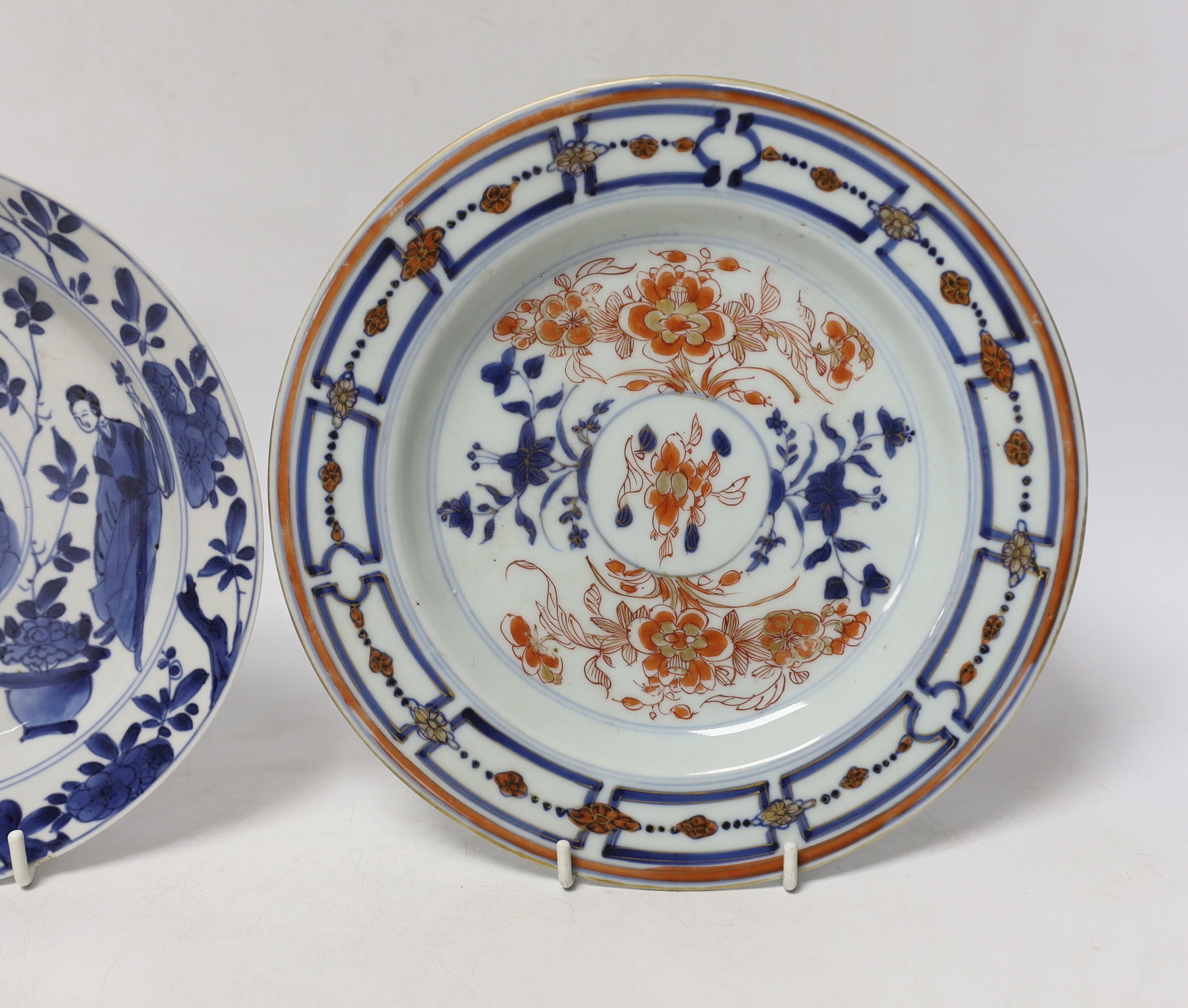 Two Chinese export plates, Kangxi period, largest 21cm in diameter - Image 3 of 4