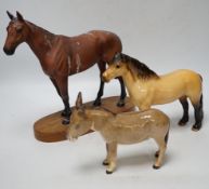 Five Beswick horses including a huntsman on a grey and Palomino pony with boy rider, huntsman 20.5cm