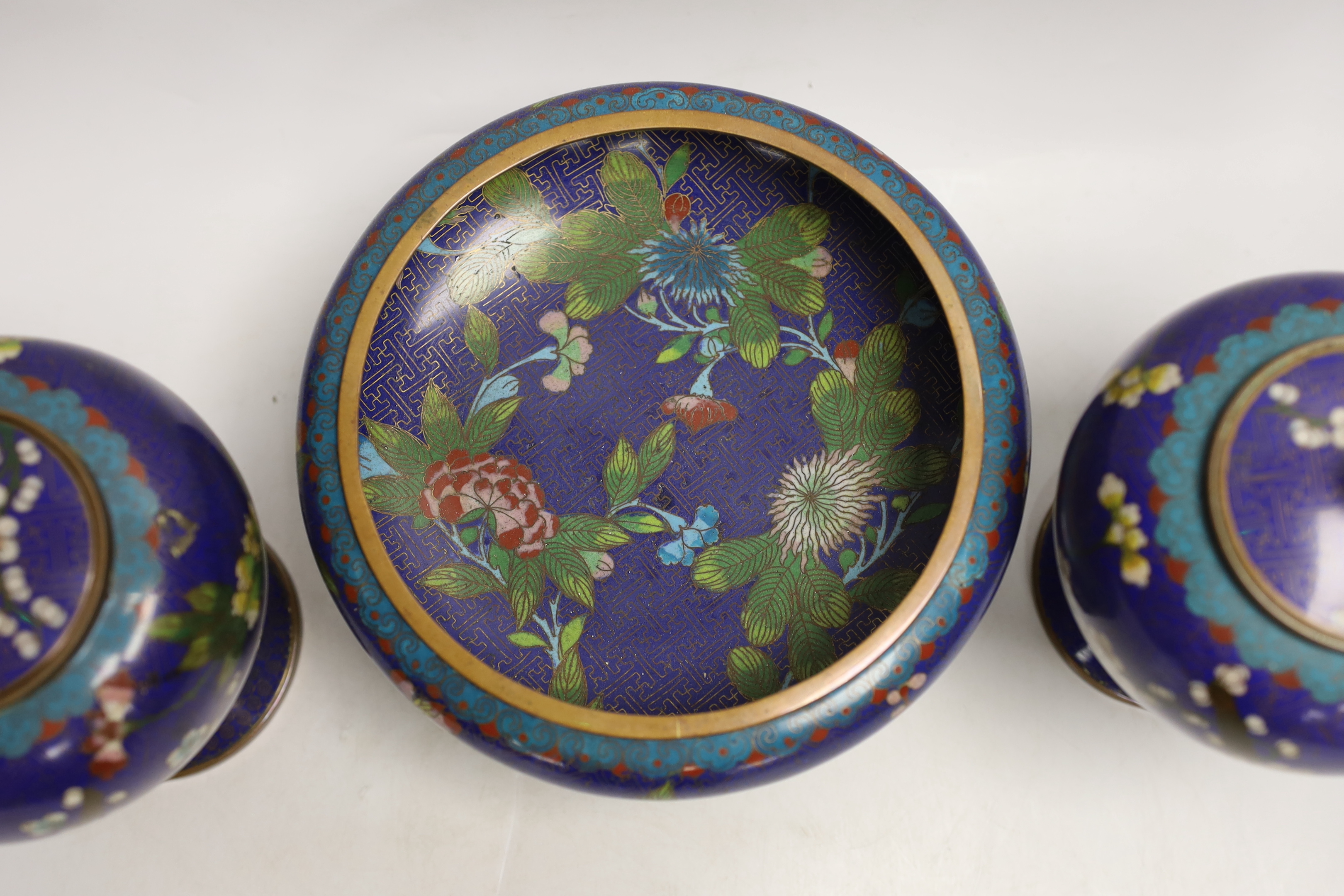 A pair of early 20th century Chinese cloisonné enamel jars and covers, together with a similar - Image 2 of 6