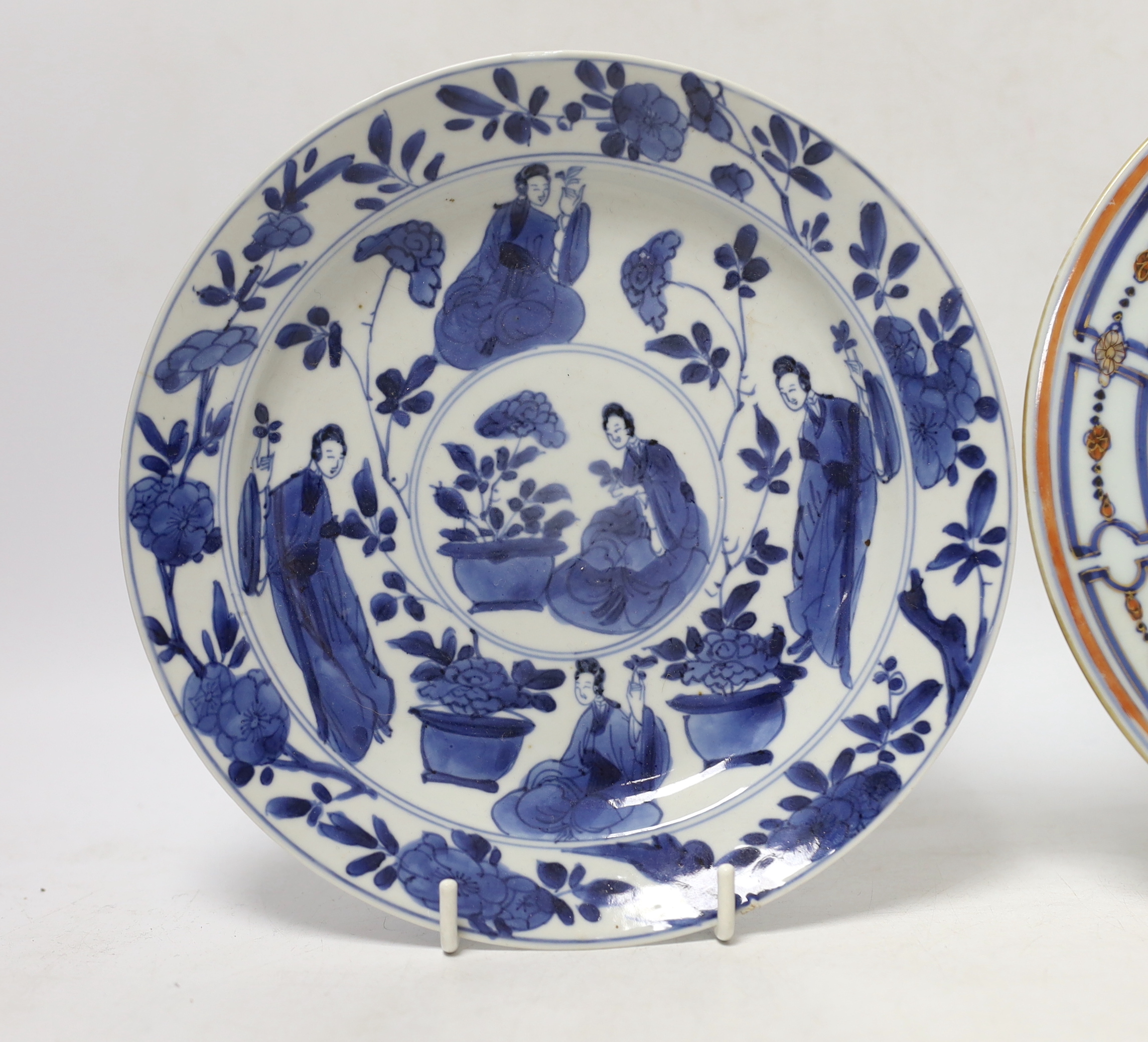 Two Chinese export plates, Kangxi period, largest 21cm in diameter - Image 2 of 4