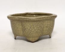 A Chinese crackle glaze jardiniere, 14cm wide