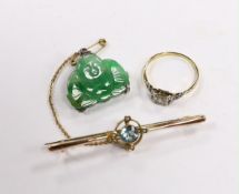 An Edwardian 9ct, aquamarine and seed pearl cluster set bar brooch, 54mm, a Chinese mounted jade