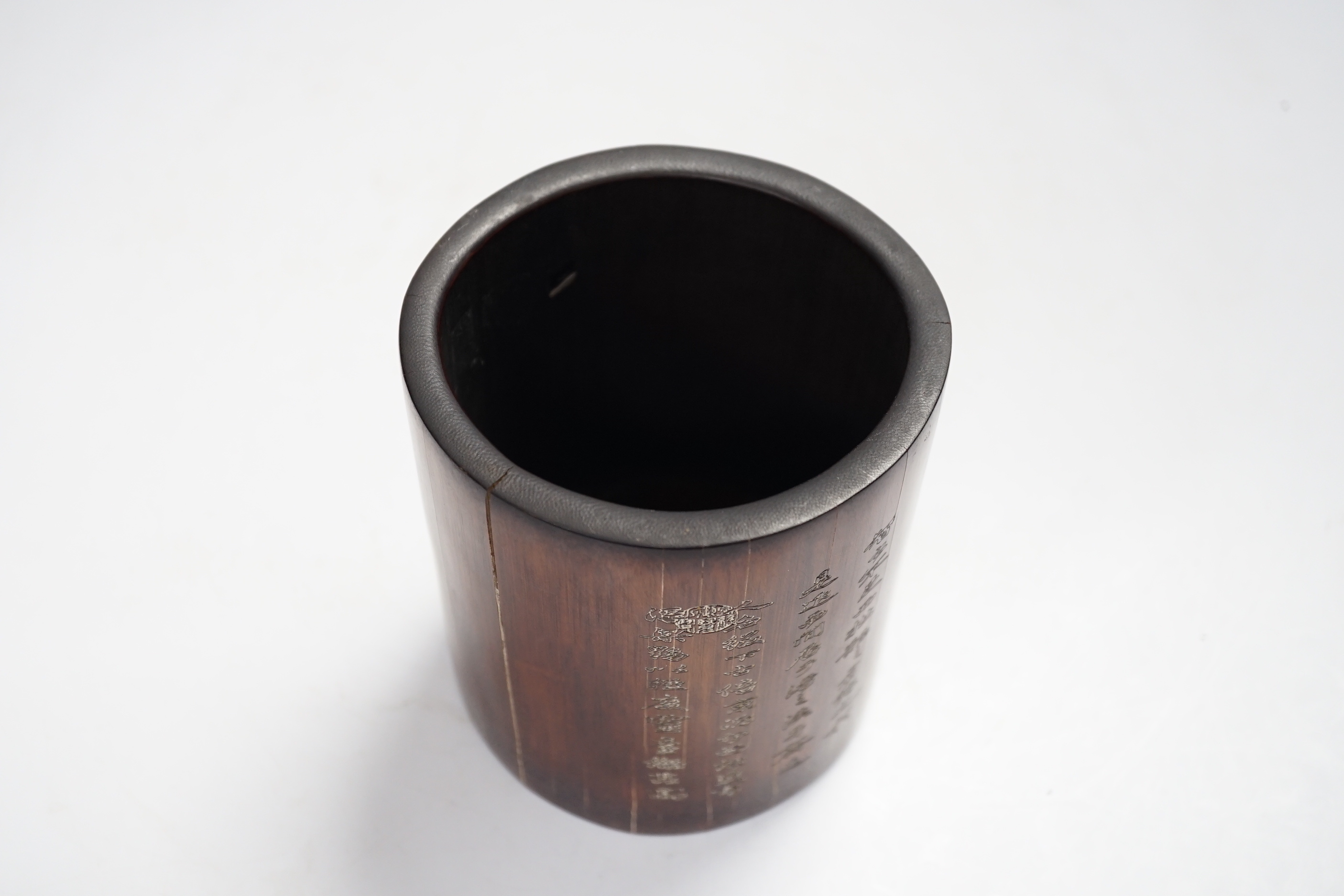 A Chinese bamboo brushpot, 13.5cm high - Image 5 of 5