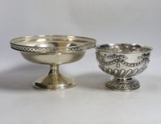 An Edwardian small repousse silver rose bowl, Charles Stuart Harris & Sons London, 1904, diameter