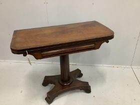 An early Victorian rosewood banded mahogany folding card table, width 90cm, depth 45cm, height 73cm