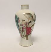 A Chinese famille rose baluster vase, 17cm