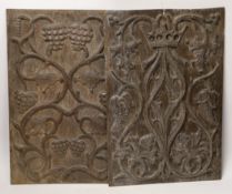 Two Gothic carved oak panels, 16th century or later, 42x29cm