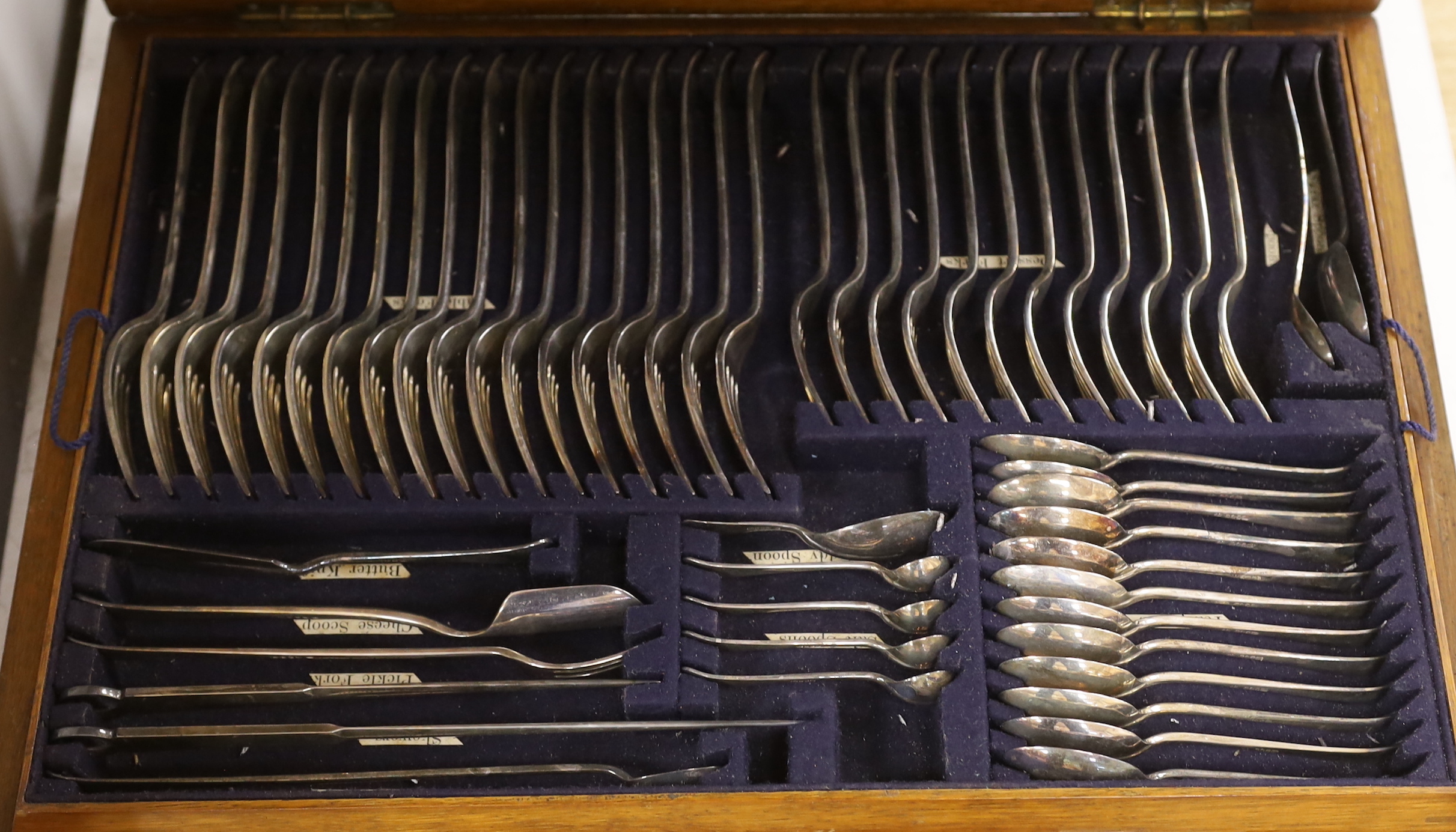 An oak canteen, plated suite of cutlery - Image 2 of 3