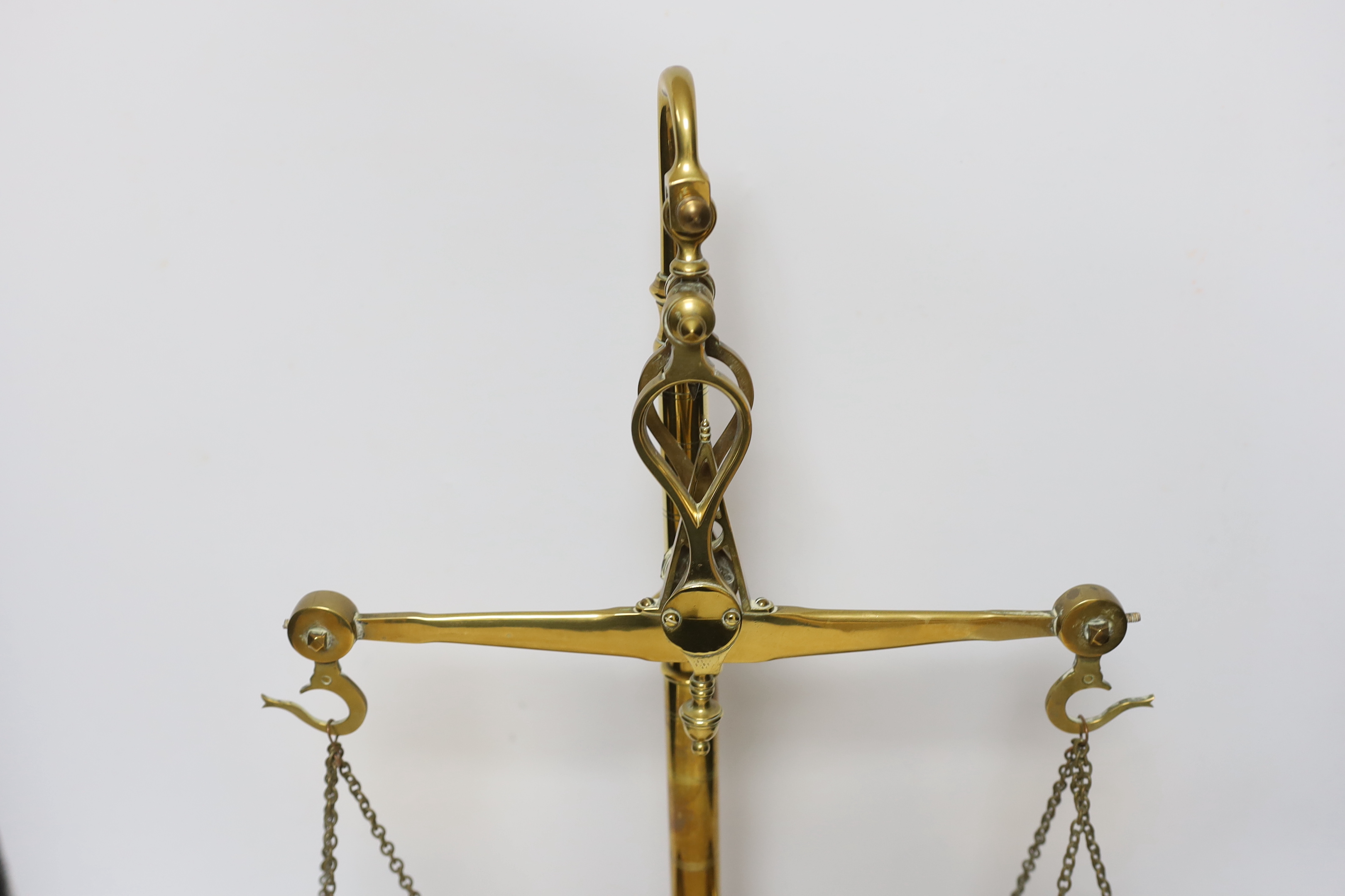 A set of brass kg scales, and integral weights, 55cm high - Image 3 of 3