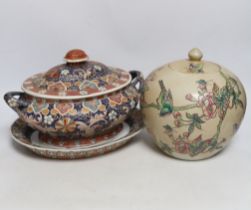 An Imari style tureen on stand and Chinese famille rose jar and cover, tallest 21cm