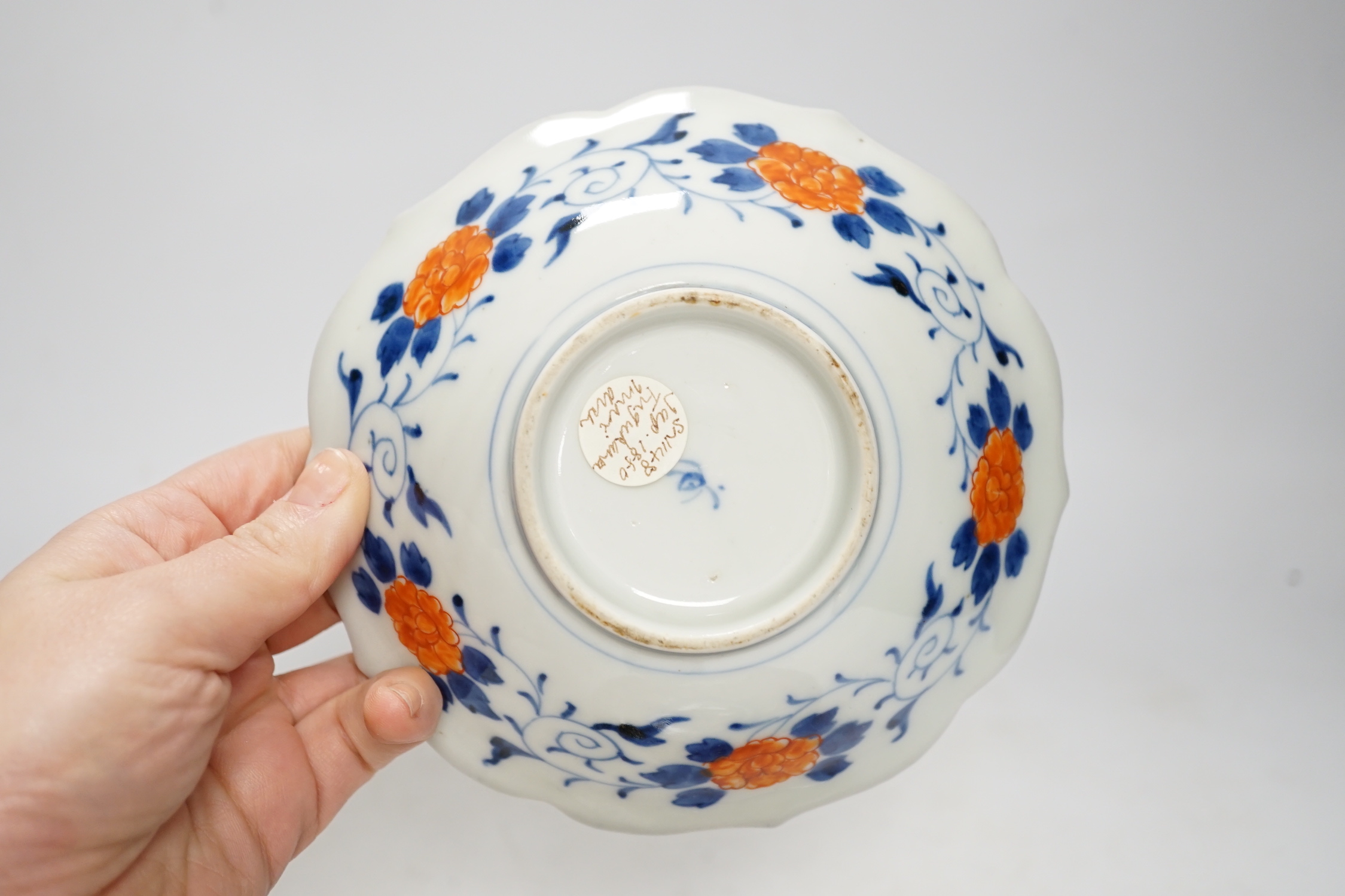 A Japanese Imari bowl and three dishes, 19th century, bowl 15cm diameter - Image 8 of 10