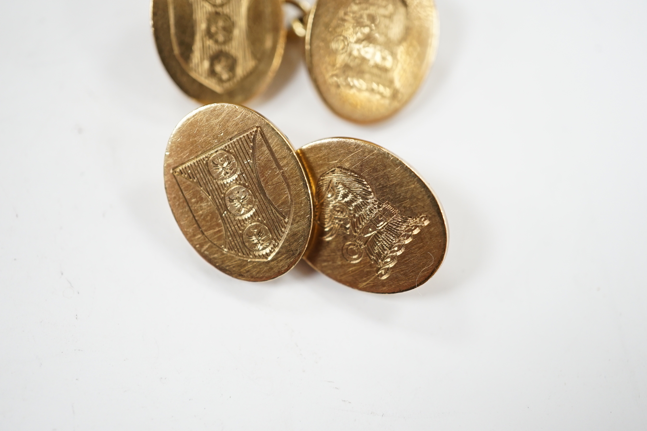 A pair of early 1960's 9ct gold oval cufflinks, with engraved crest and monogram, 10.3 grams. - Image 8 of 10