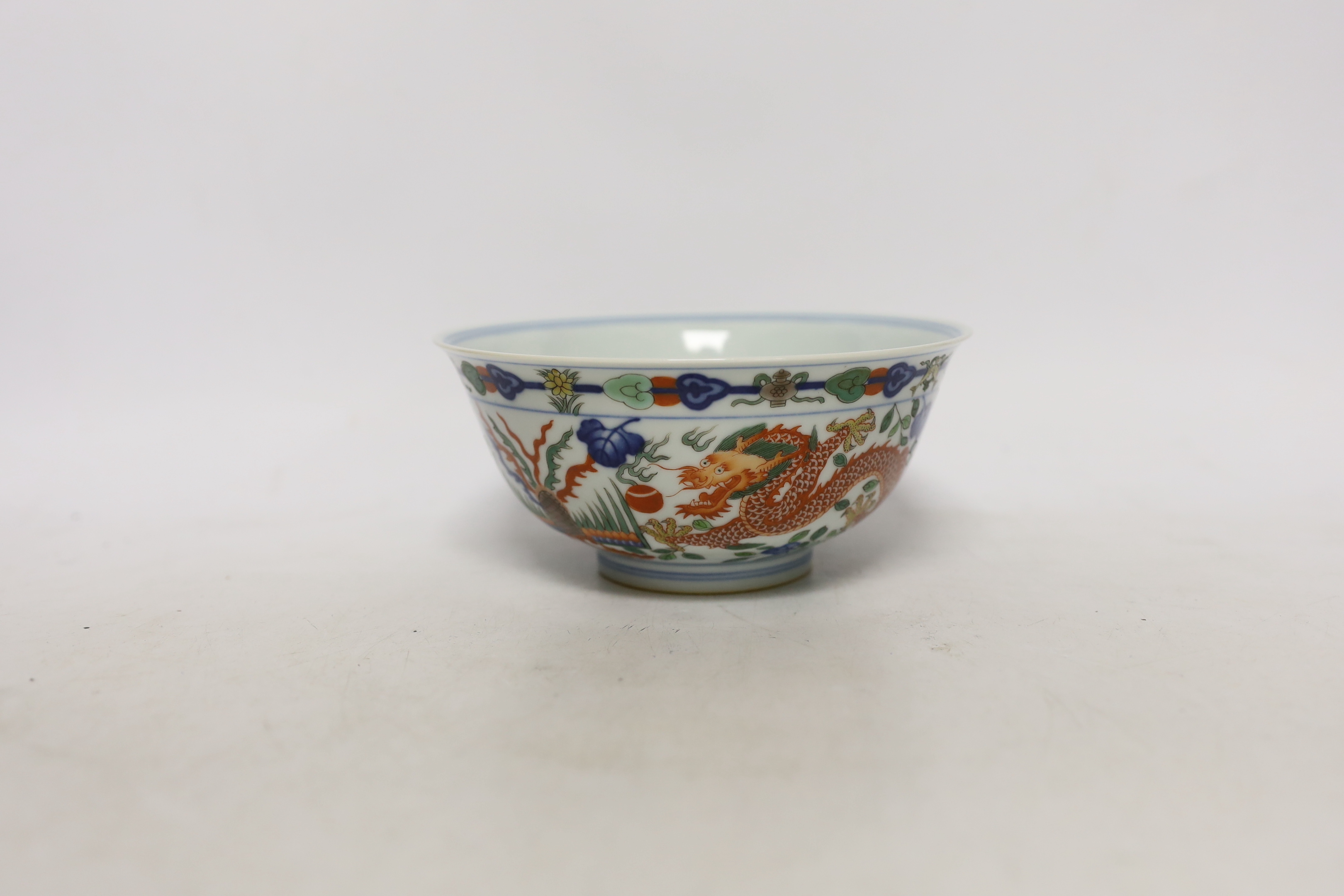 A Chinese wucai 'dragon & phoenix ' bowl, Qianlong mark but later, 16cm - Image 2 of 4