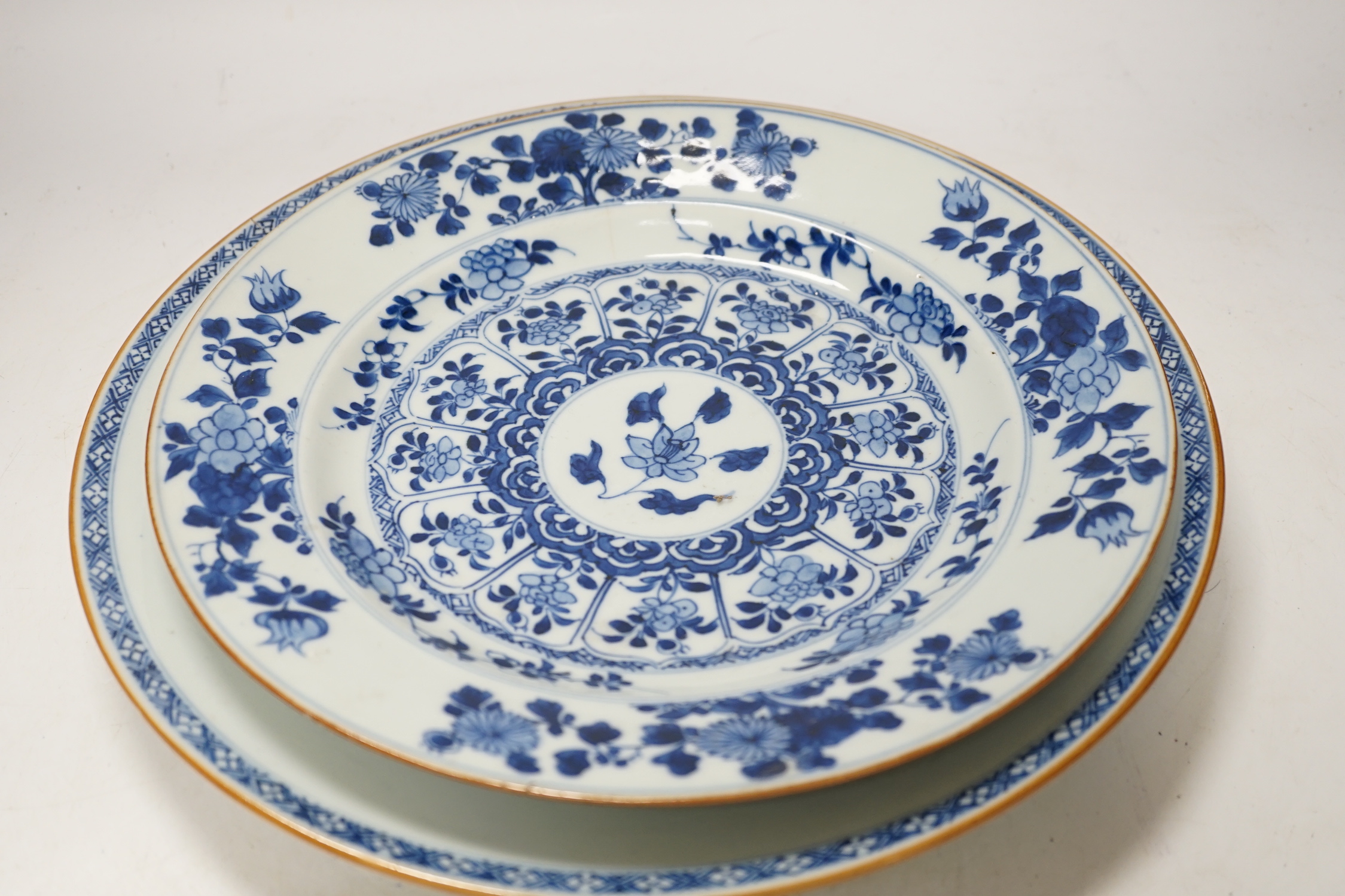 Three Chinese blue and white dishes or plates, Kangxi to Qianlong period and two later covers, - Image 6 of 10