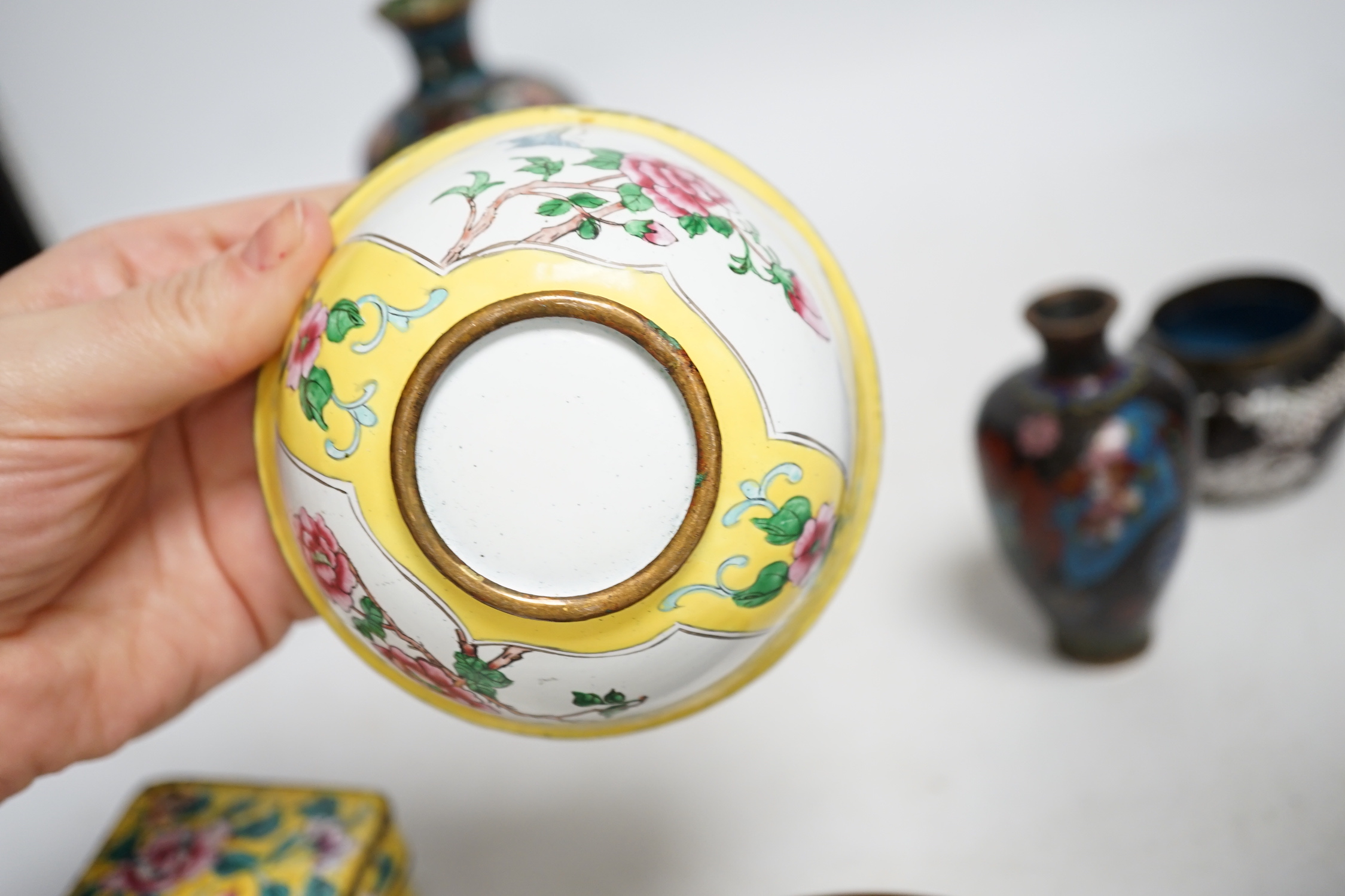 Four Japanese cloisonné enamel vases and a similar bowl and two Canton enamel bowls and similar - Image 11 of 11