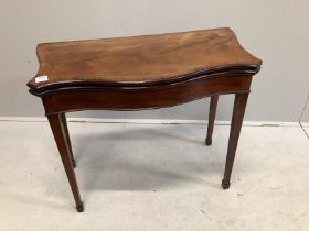 A George III mahogany serpentine card table, width 91cm, depth 45cm, height 74cm