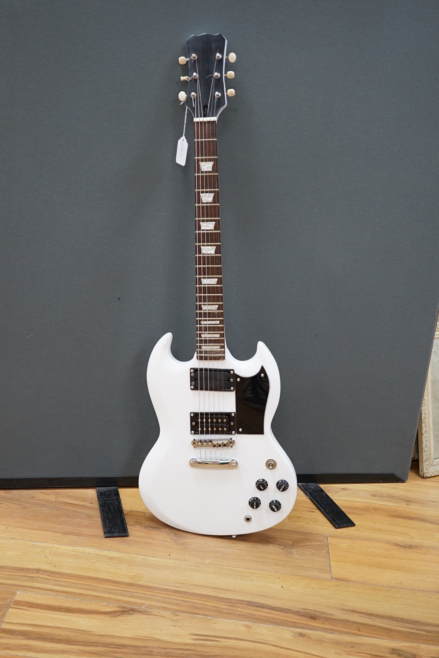 A white painted electric six string guitar - Image 2 of 5