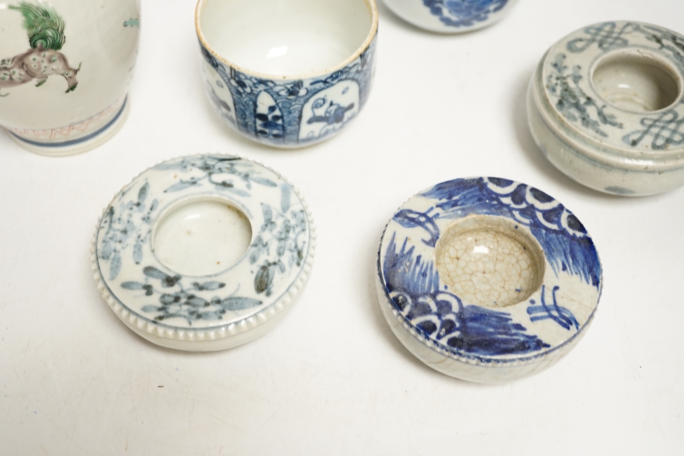 A group of Chinese ceramics, 17th/18th century, to include a famille verte mug (lacking handle) - Image 2 of 12