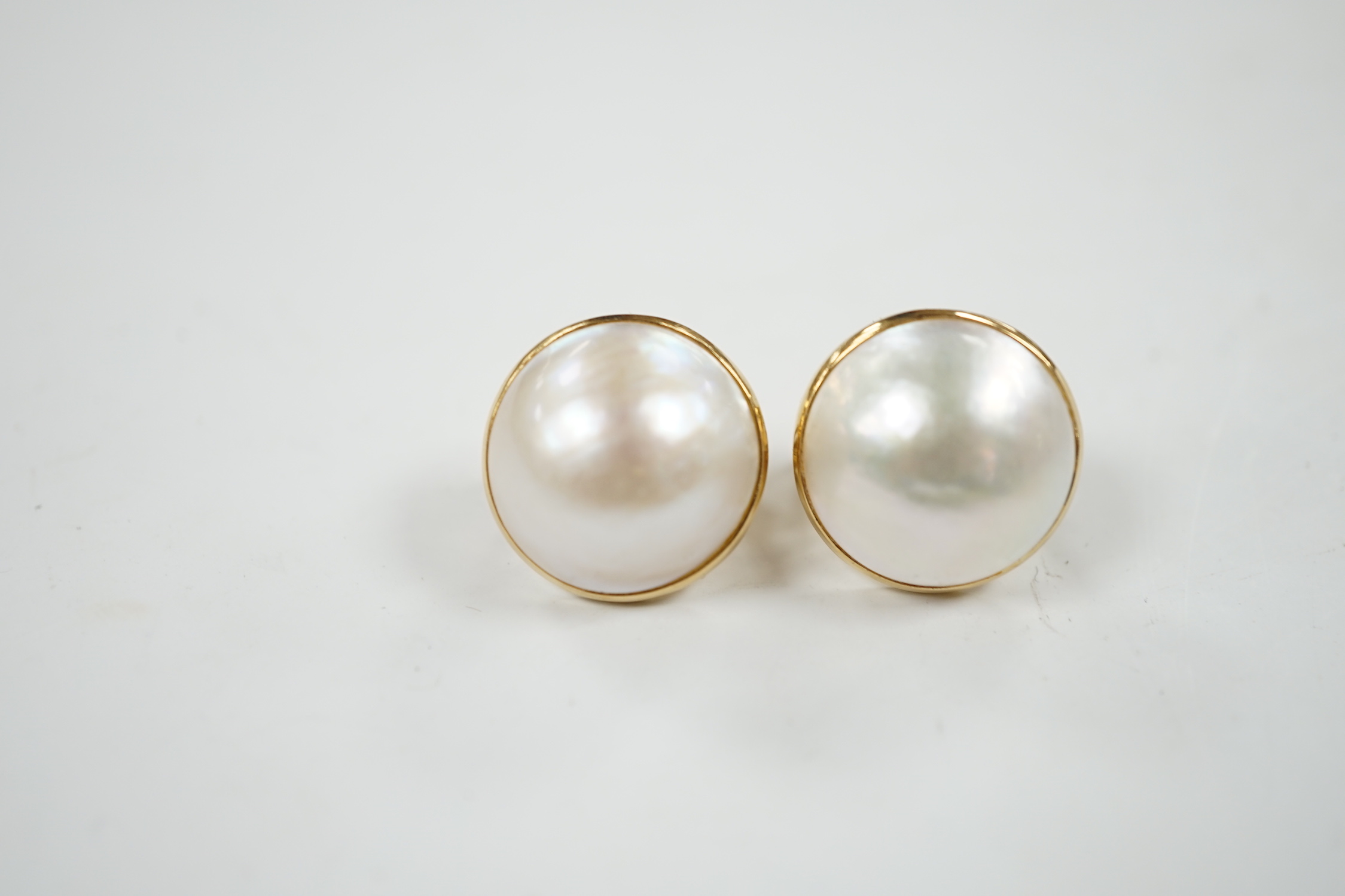 A modern pair of 750 yellow metal and mabe pearl set earrings, diameter 18mm, gross weight 11.9 - Image 2 of 3