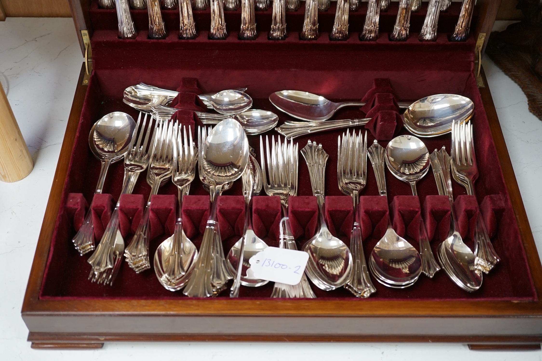 A canteen of silver plated cutlery, 47cm wide - Image 2 of 4