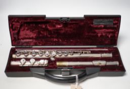 A cased Buffet Cooper 228 flute, with closed hole key work