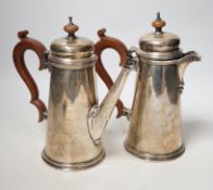 A George V silver cafe au lait pair, by F.C. Richards, Birmingham, 1932, height 19.7cm, gross weight
