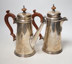 A George V silver cafe au lait pair, by F.C. Richards, Birmingham, 1932, height 19.7cm, gross weight