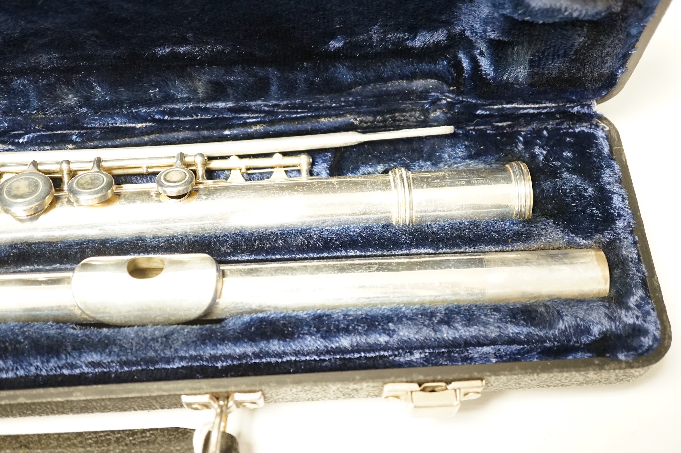 A cased Boosey and Hawkes 400 flute with closed hole key work - Image 4 of 4