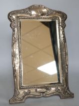 A George V silver mounted easel mirror, Broadway & Co, Birmingham, 1918(a.f.), 39cm.