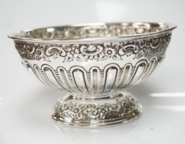 A late Victorian repousse silver small rose bowl, James Deakin & Sons, Sheffield, 1897, diameter