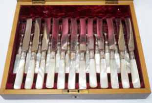 Six pairs of George V mother of pearl handled silver dessert eaters, Elkington & Co, Birmingham,