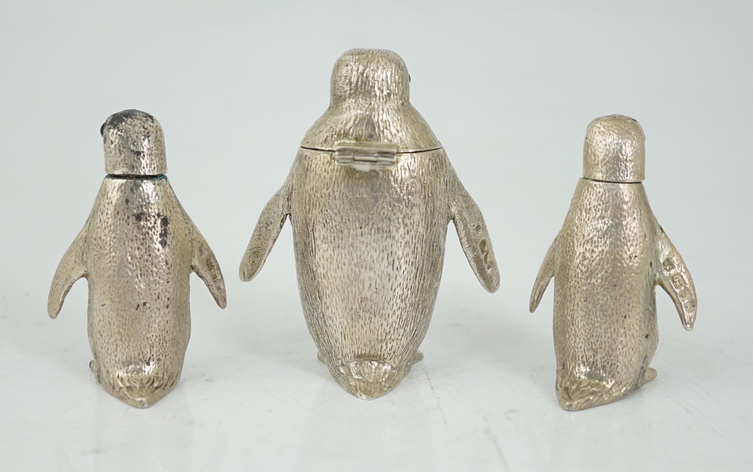 An Elizabeth II graduated suite of three novelty silver condiments, modelled as penguins, by William - Image 3 of 8