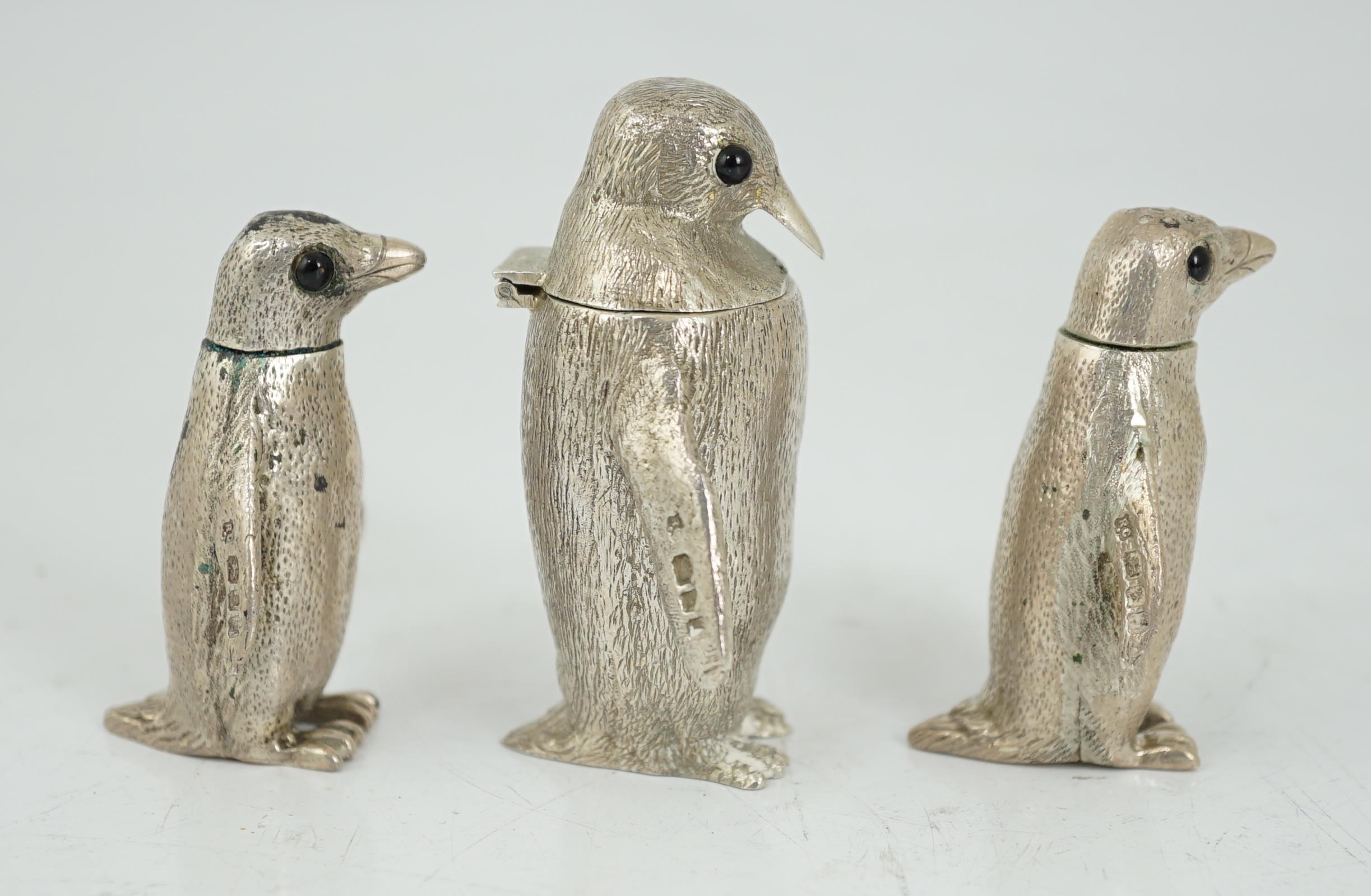 An Elizabeth II graduated suite of three novelty silver condiments, modelled as penguins, by William - Image 4 of 8