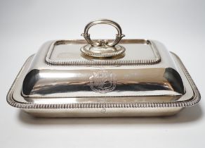 A matched silver entree dish and cover, base Foskett & Stewart, London, 1809, 31.2cm, cover makers